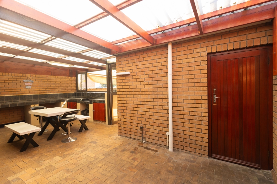 3 Bedroom Property for Sale in Table View Western Cape
